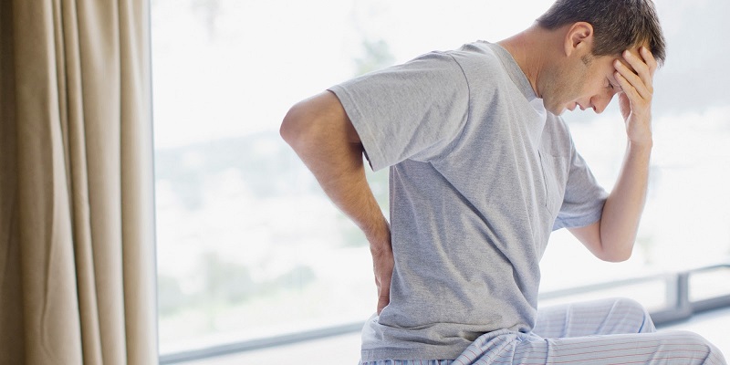 Bệnh xương khớp gây nhiều khó khăn cho nam giới