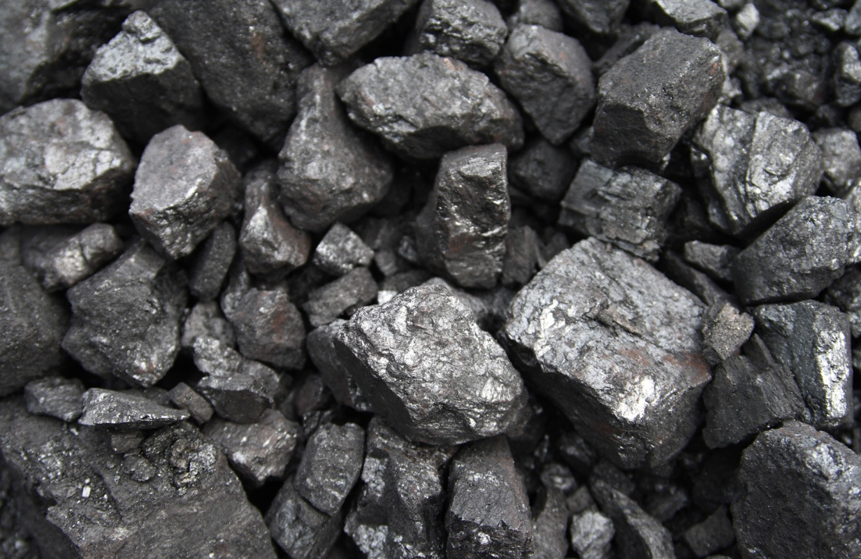 giá quặng sắt giao tháng 5 trên sàn Đại Liên giảm 3,5%